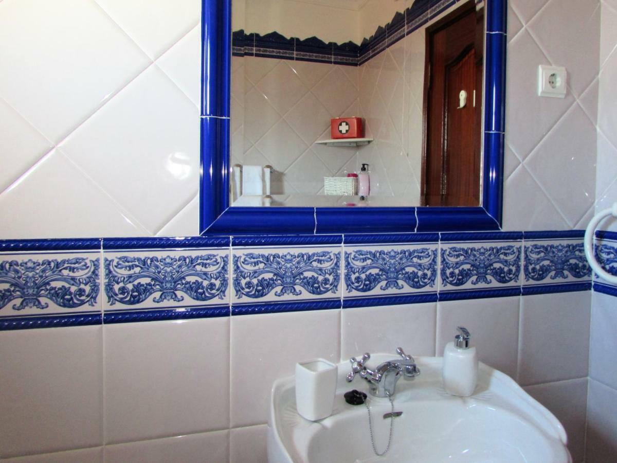 Lagoa Azul Guest House ヴィラ・ノヴァ・デ・ミルフォンテス エクステリア 写真