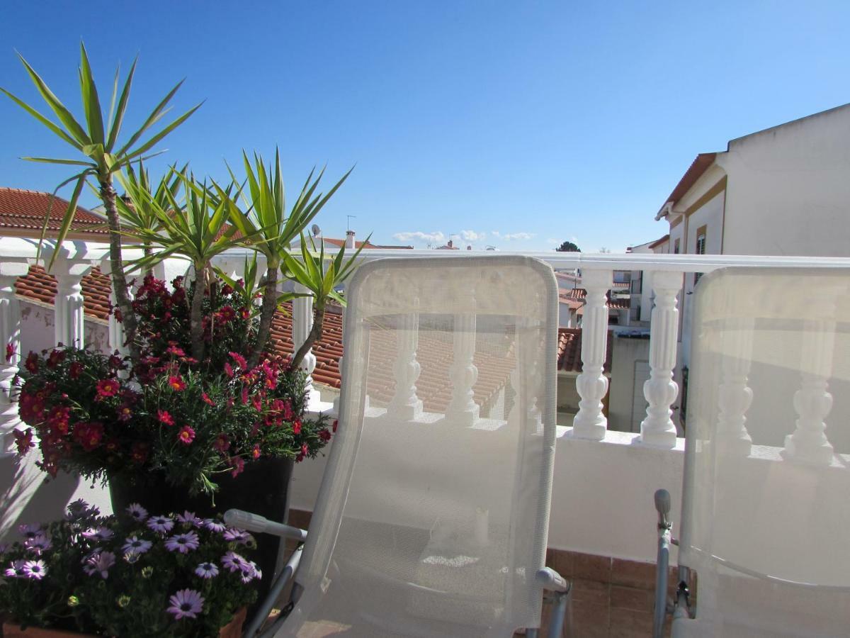 Lagoa Azul Guest House ヴィラ・ノヴァ・デ・ミルフォンテス エクステリア 写真